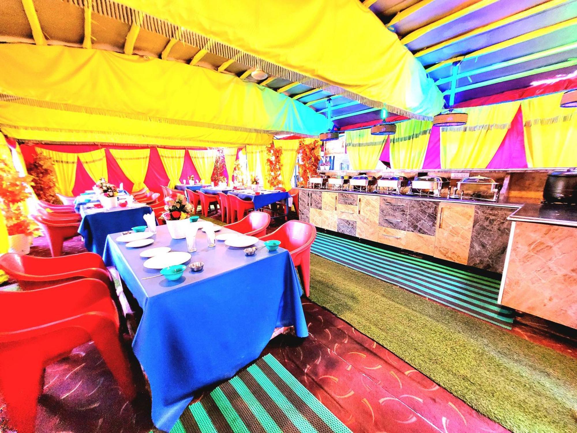 Aziz Palace Group Of Houseboats ศรีนาการ์ ภายนอก รูปภาพ