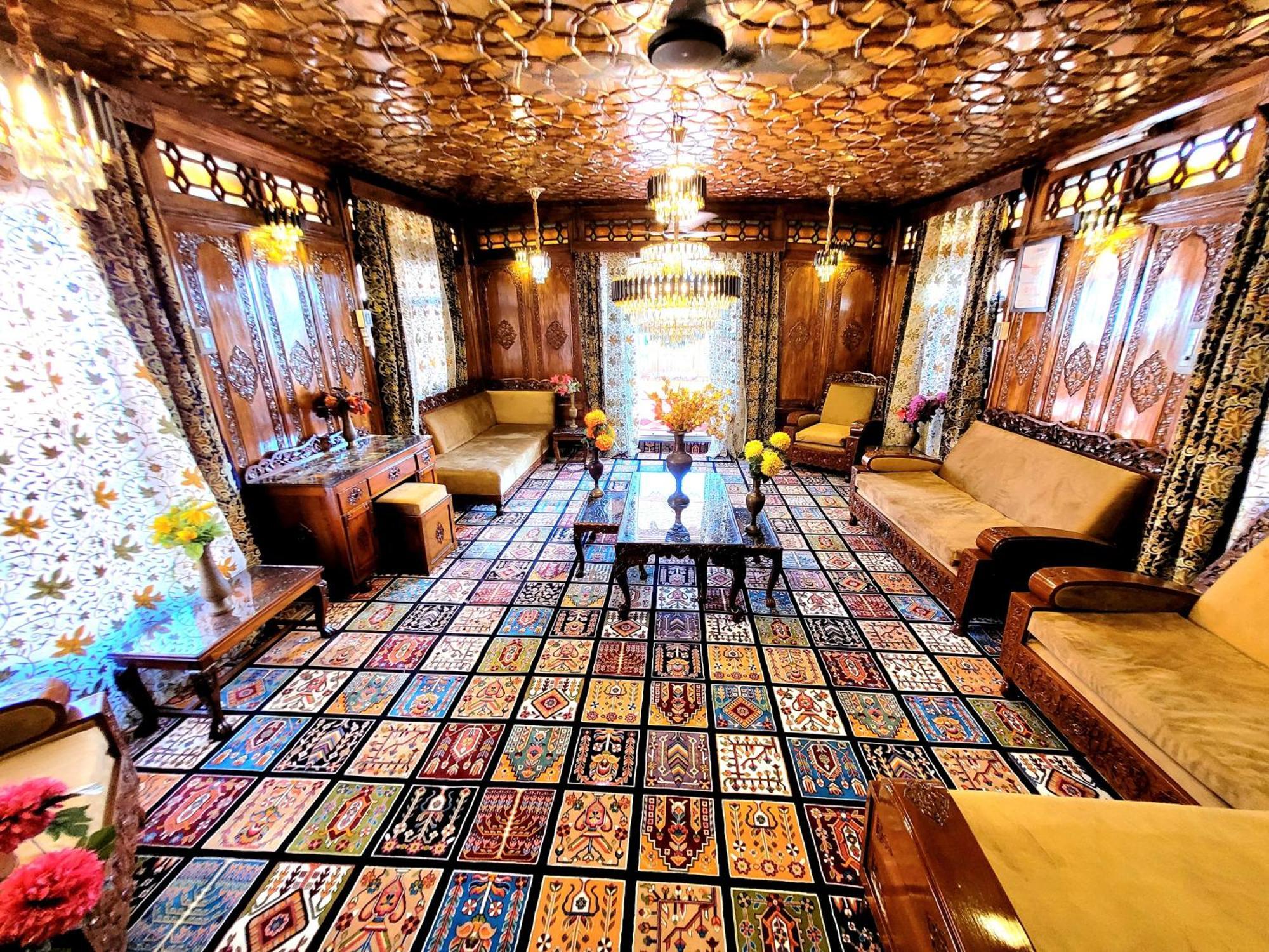 Aziz Palace Group Of Houseboats ศรีนาการ์ ภายนอก รูปภาพ