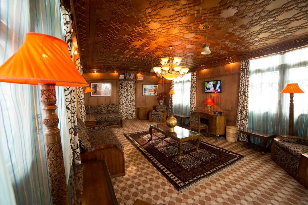 Aziz Palace Group Of Houseboats ศรีนาการ์ ภายนอก รูปภาพ